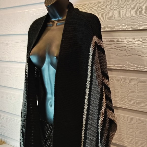 Sweaters - STETSON BLANKET WRAP SHAW WOMENS OS STRIPED SWEATER BRACK GRAY WESTERN PRAIRIE